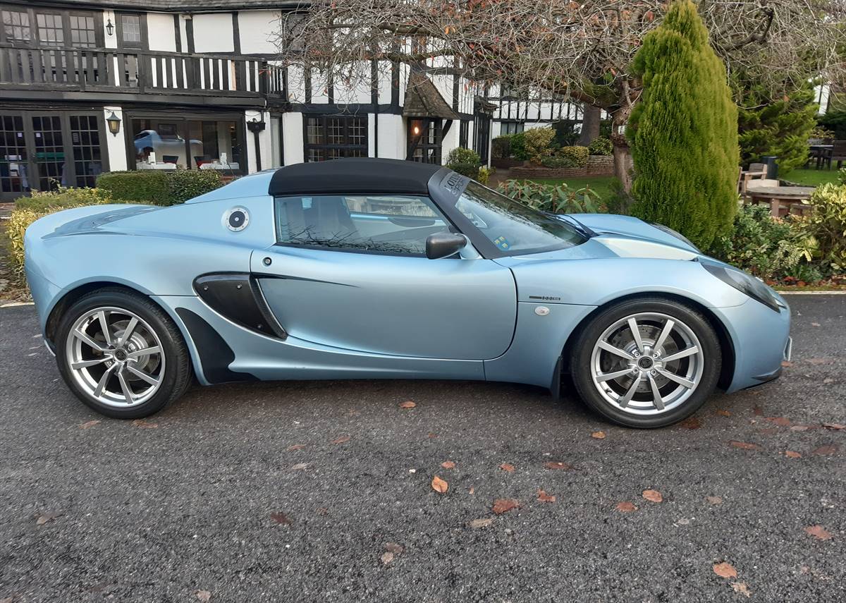 Lotus Elise 111S - Bell and Colvill